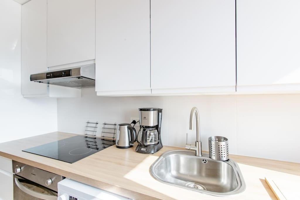 Private Room In Renovated Apartment - Tram 1 Min Walk Ница Екстериор снимка