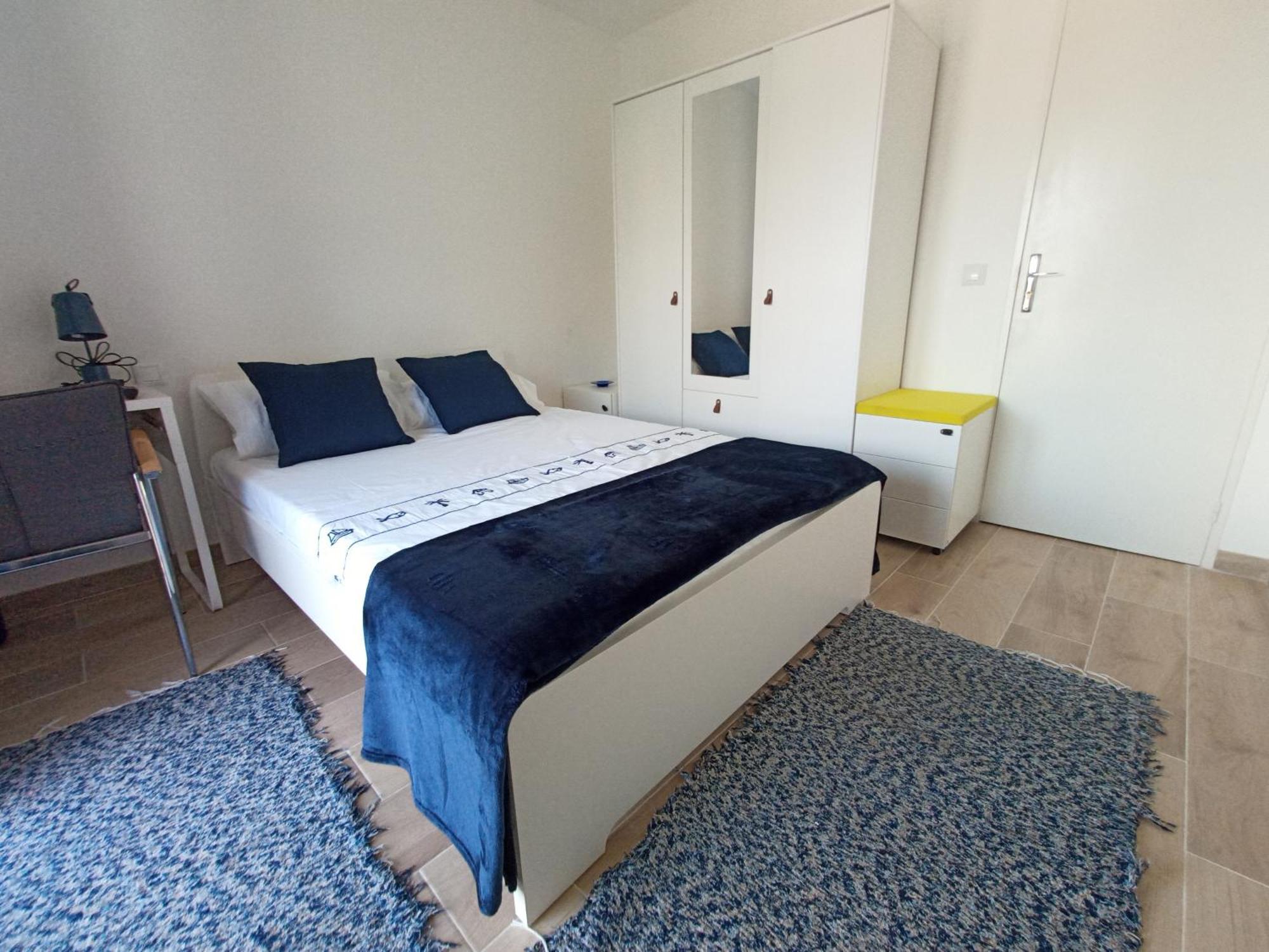 Private Room In Renovated Apartment - Tram 1 Min Walk Ница Стая снимка